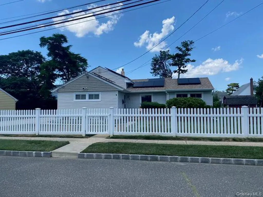 4 Meadow Drive Bay Shore NY 11706