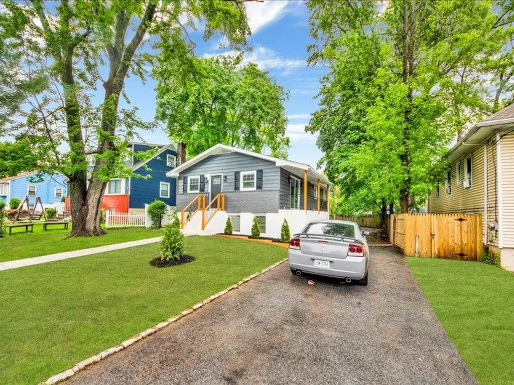 166 Sears Avenue Elmsford NY 10523