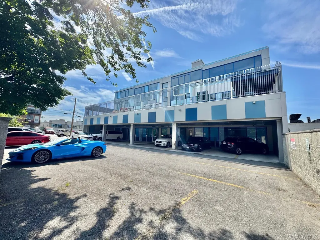 21515 Northern Boulevard Bayside NY 11361