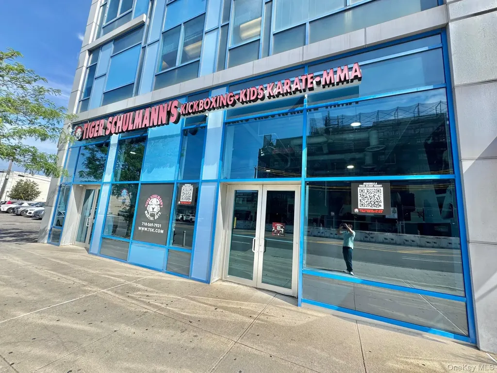 21515 Northern Boulevard Bayside NY 11361