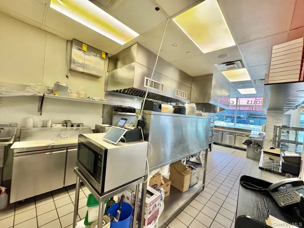 21515 Northern Boulevard Bayside NY 11361