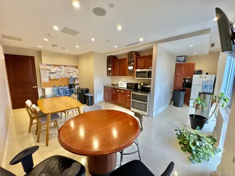 21515 Northern Boulevard Bayside NY 11361