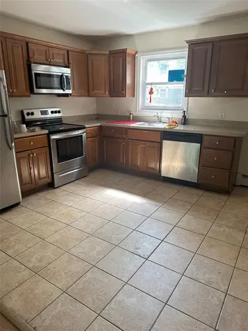 752 Bayview Avenue Bellport NY 11713