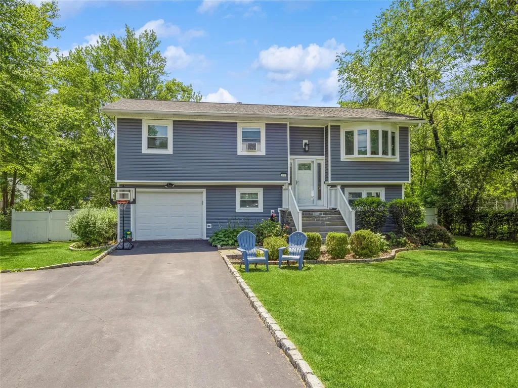 91 Sutton Park Road Poughkeepsie NY 12603