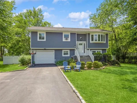91 Sutton Park Road Poughkeepsie NY 12603