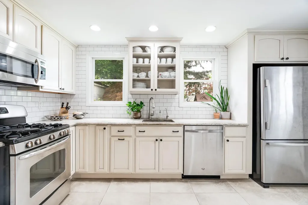 28 Lee Avenue Scarsdale NY 10583