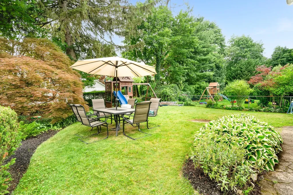28 Lee Avenue Scarsdale NY 10583