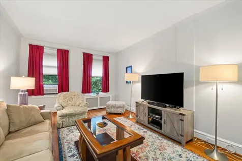143 Garth Road Scarsdale NY 10583