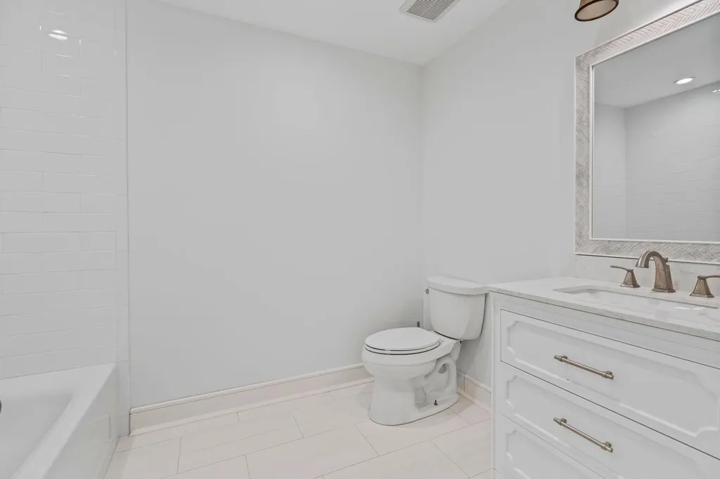 18 Wilderness Road Saint James NY 11780