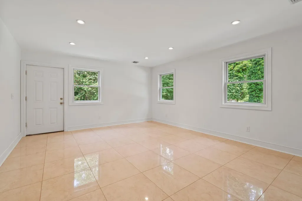 18 Wilderness Road Saint James NY 11780