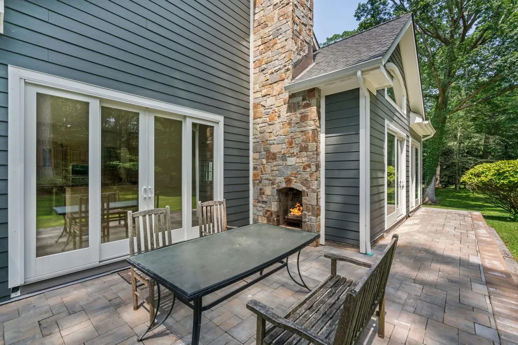 18 Wilderness Road Saint James NY 11780
