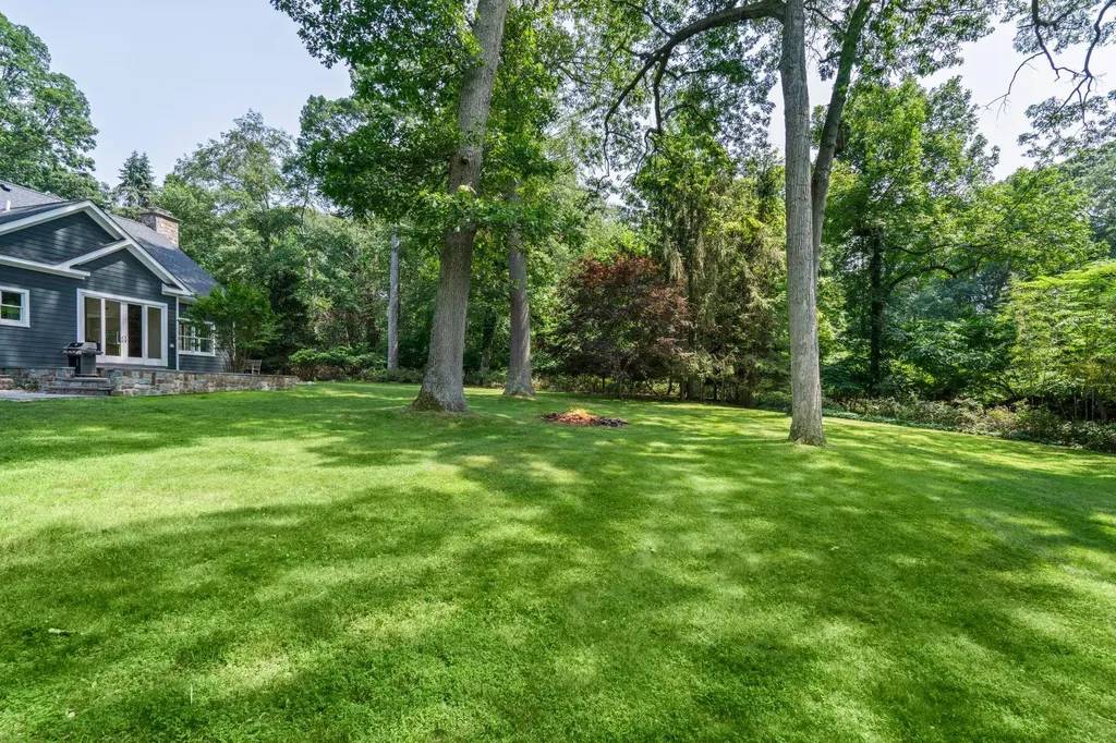 18 Wilderness Road Saint James NY 11780