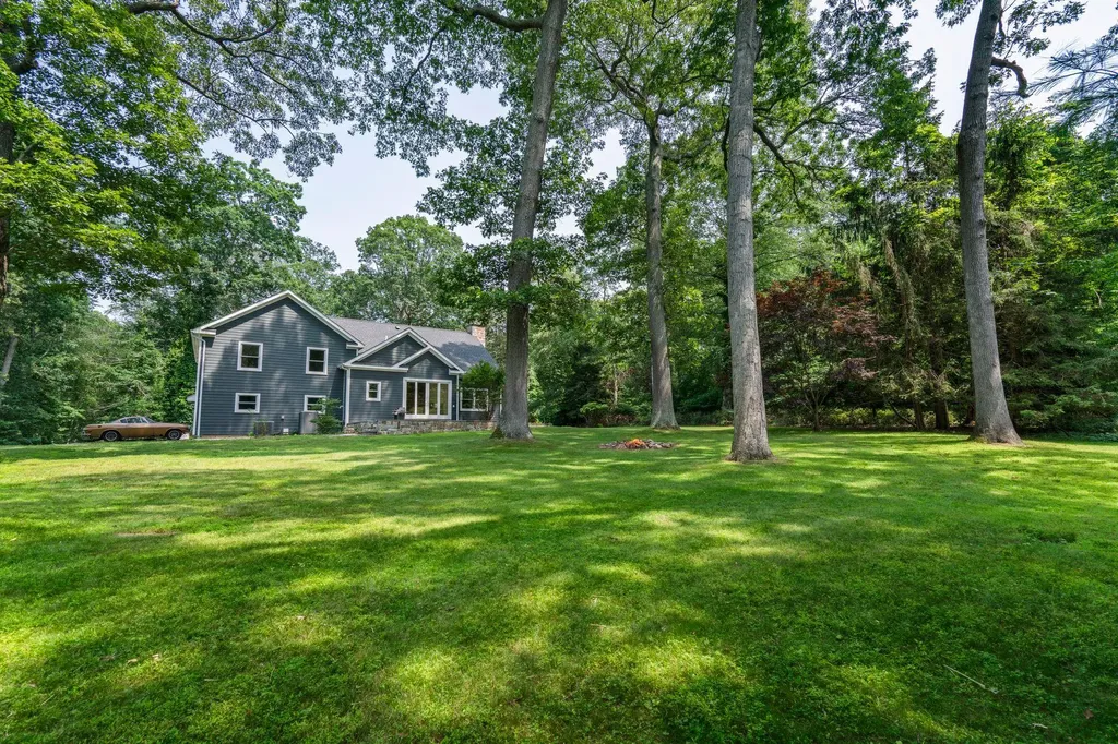 18 Wilderness Road Saint James NY 11780