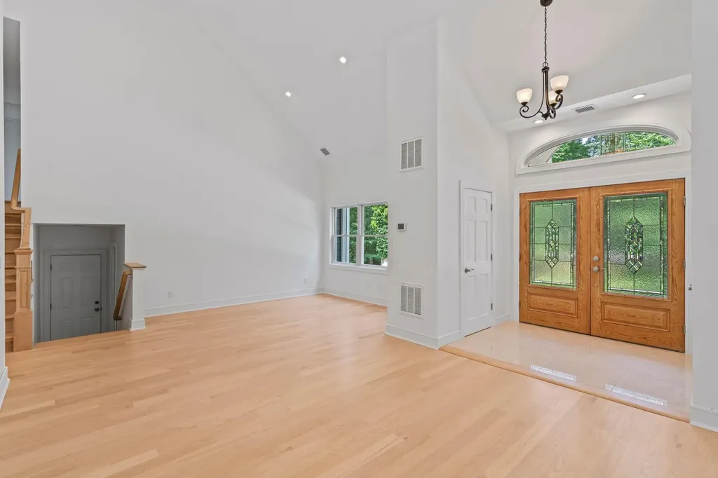18 Wilderness Road Saint James NY 11780