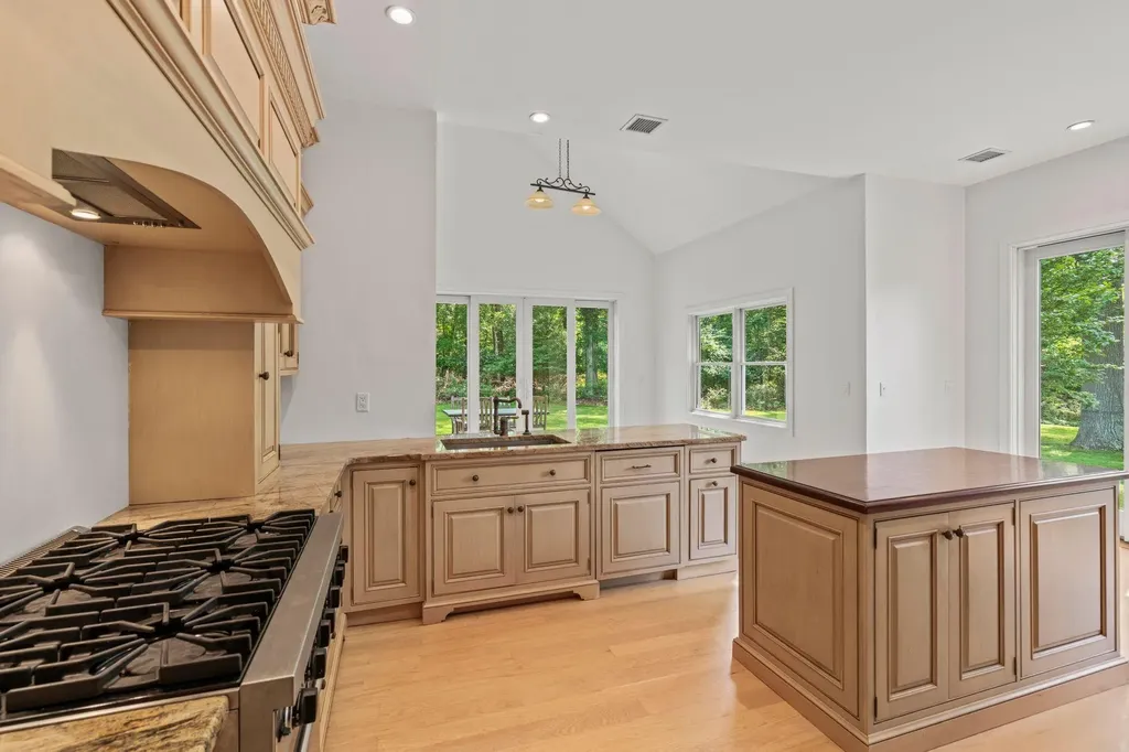 18 Wilderness Road Saint James NY 11780