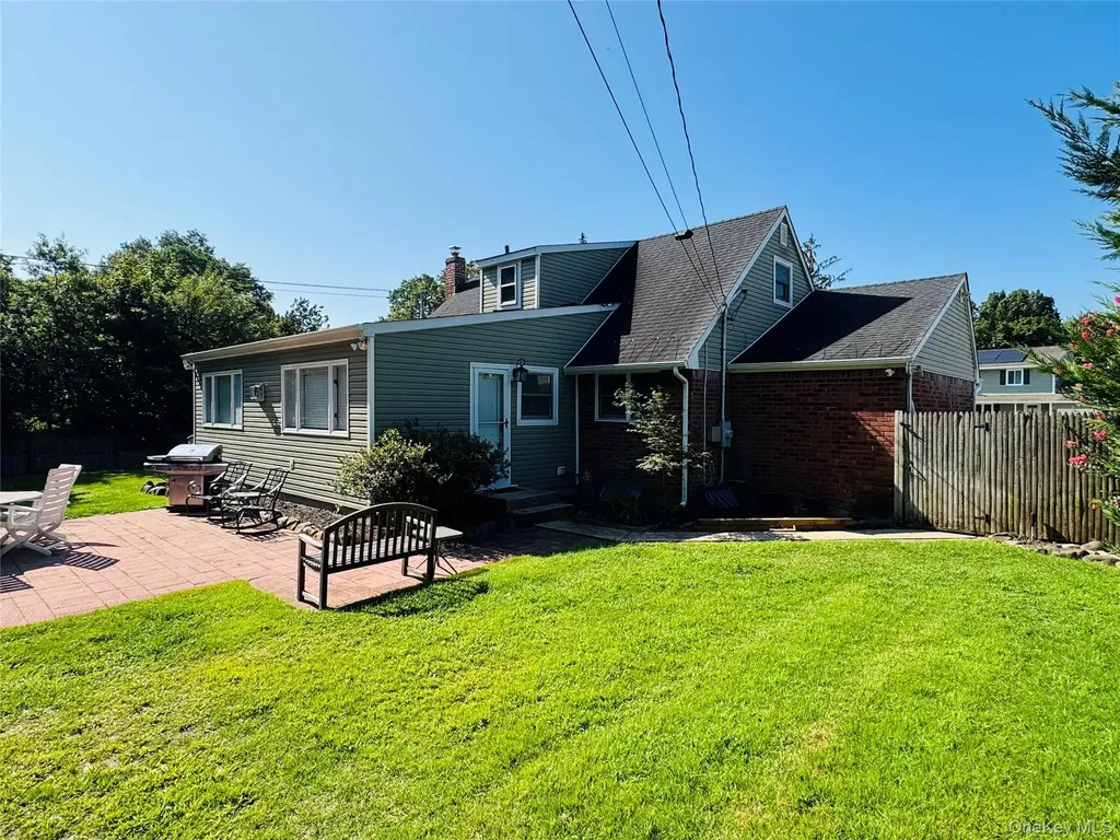 110 Roxbury Drive Commack NY 11725