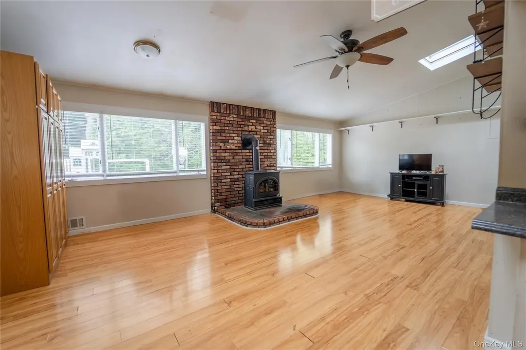 110 Roxbury Drive Commack NY 11725