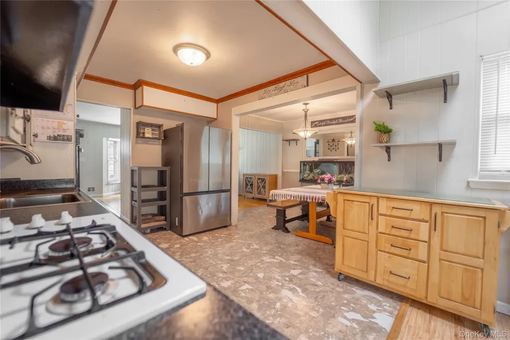 110 Roxbury Drive Commack NY 11725