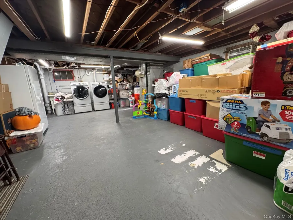 110 Roxbury Drive Commack NY 11725