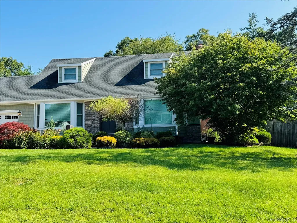 110 Roxbury Drive Commack NY 11725