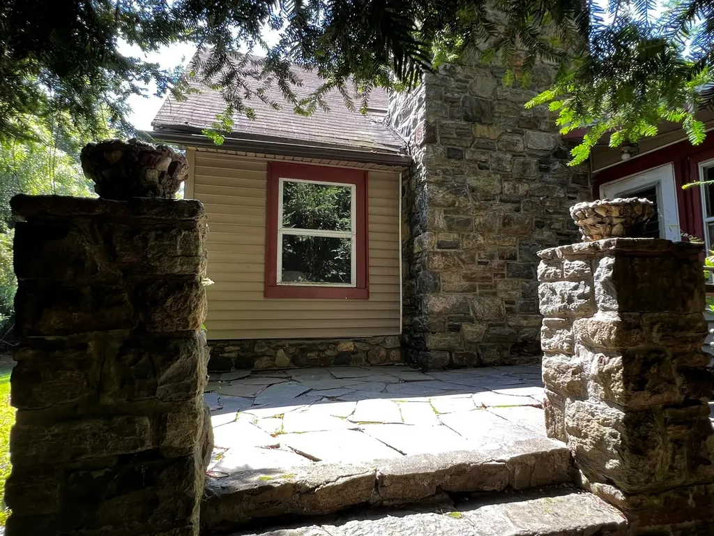 2 Briar Lane Crompond NY 10517