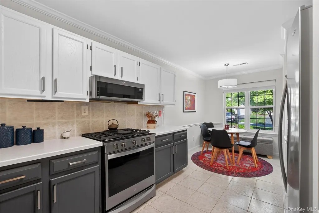 42 Prestwick Court Poughkeepsie NY 12603