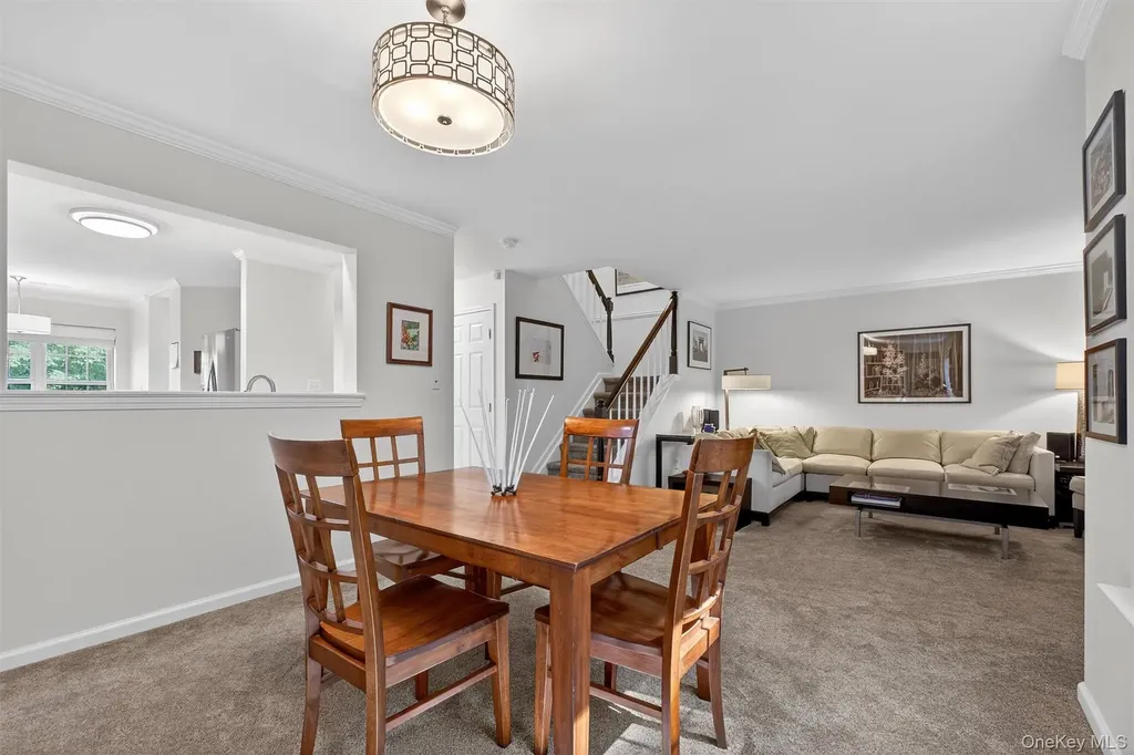 42 Prestwick Court Poughkeepsie NY 12603