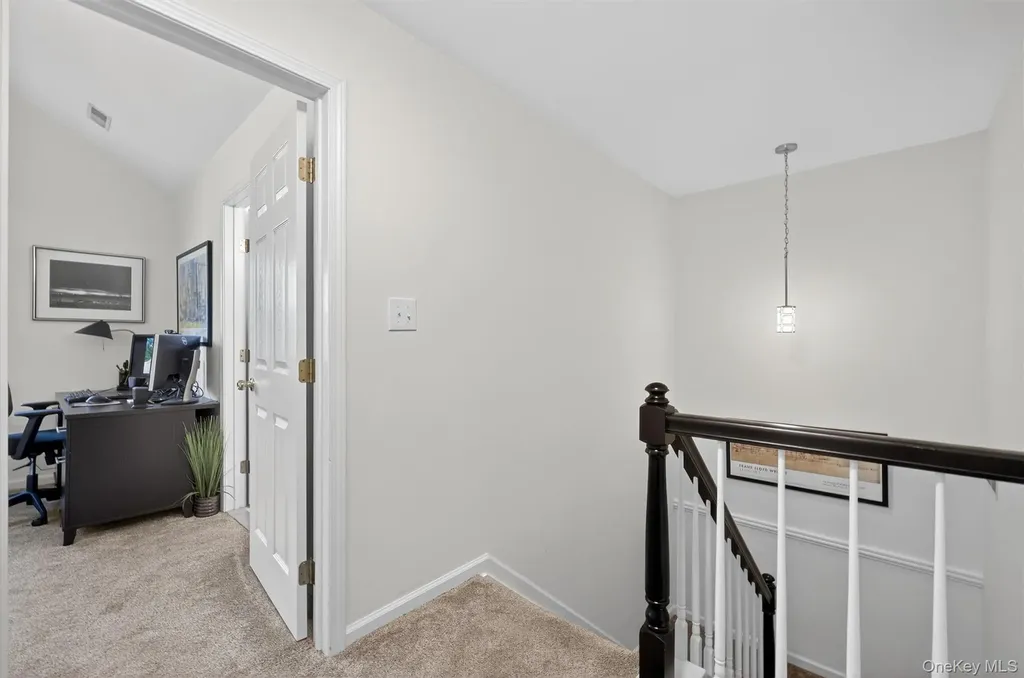 42 Prestwick Court Poughkeepsie NY 12603