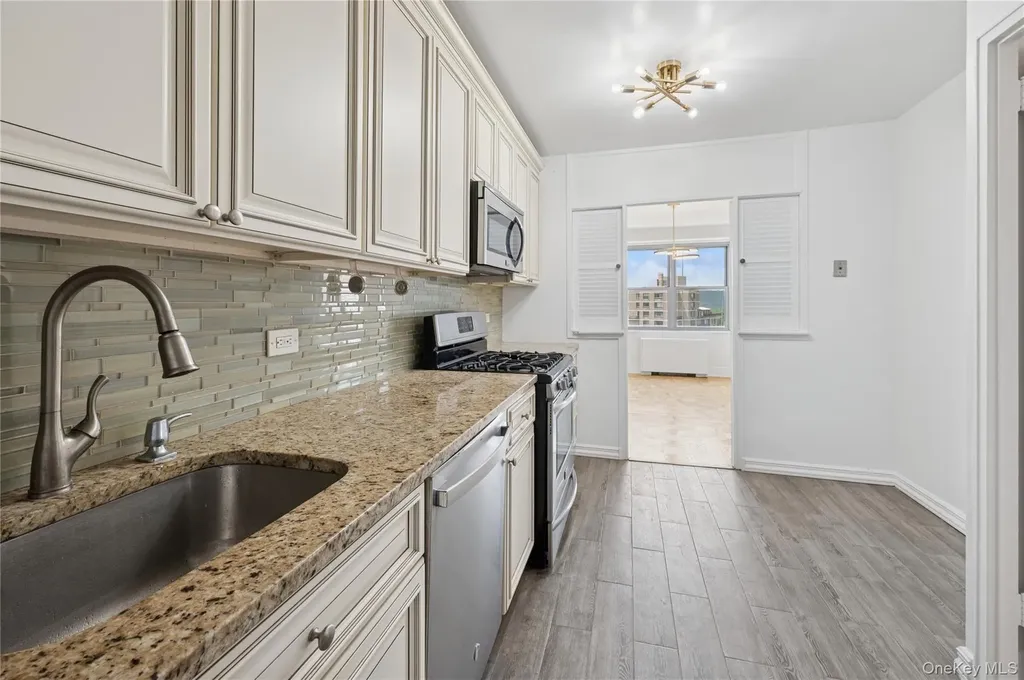 2500 Johnson Avenue Bronx NY 10463