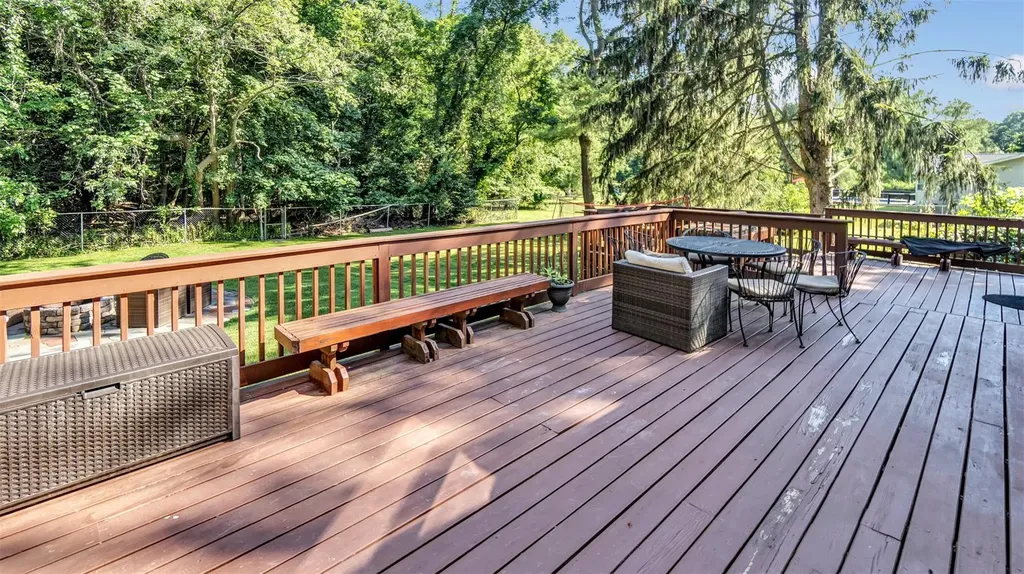 24 Summerset Drive Smithtown NY 11787
