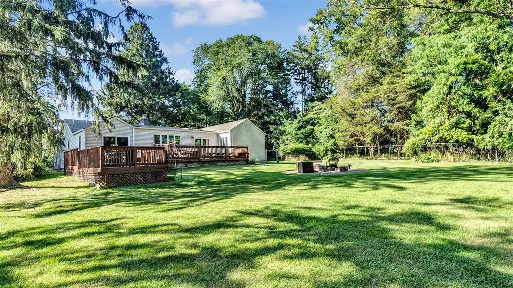 24 Summerset Drive Smithtown NY 11787
