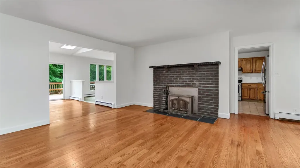 24 Summerset Drive Smithtown NY 11787