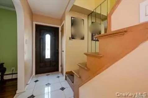 252-14 82 Road Bellerose NY 11426