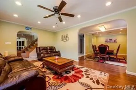 252-14 82 Road Bellerose NY 11426