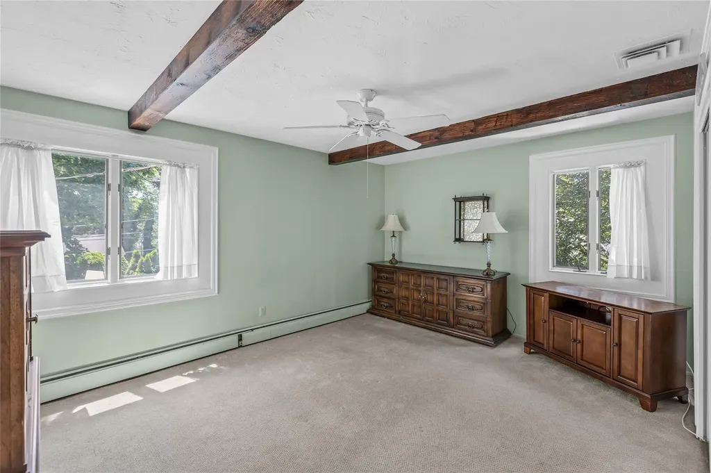 4 Stone Drive Greenlawn NY 11740