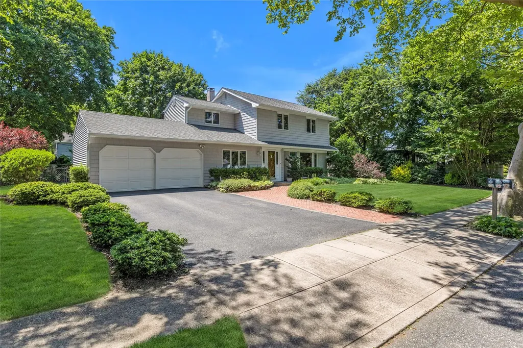 4 Stone Drive Greenlawn NY 11740