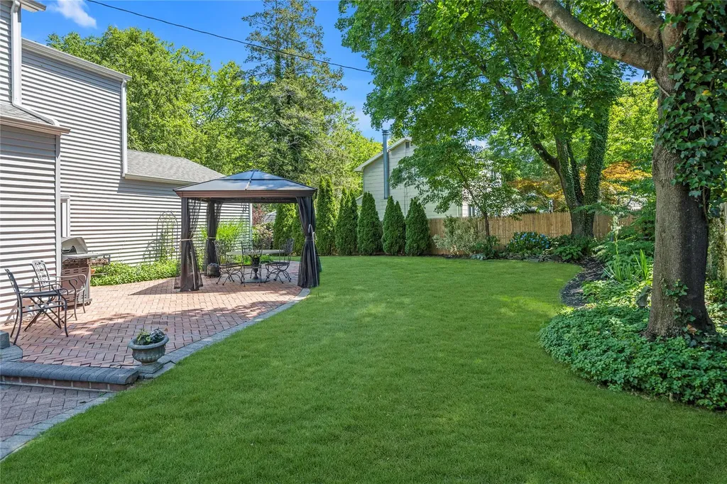 4 Stone Drive Greenlawn NY 11740