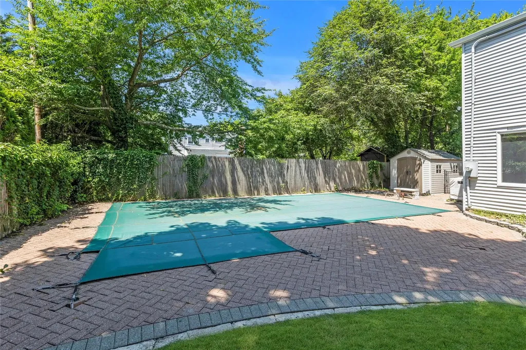 4 Stone Drive Greenlawn NY 11740