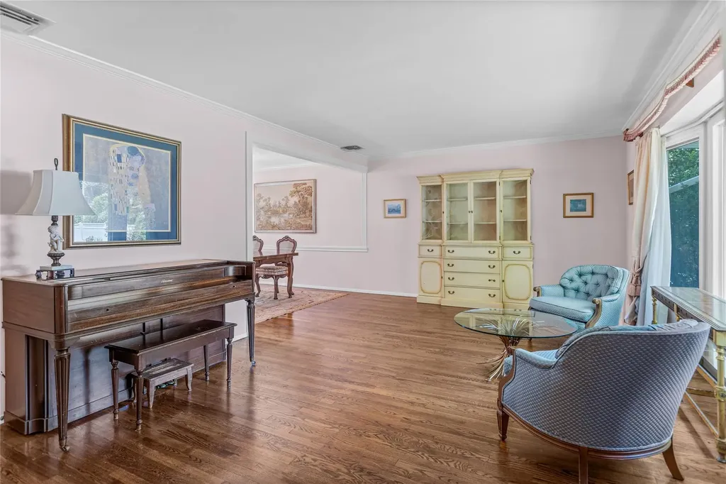 4 Stone Drive Greenlawn NY 11740