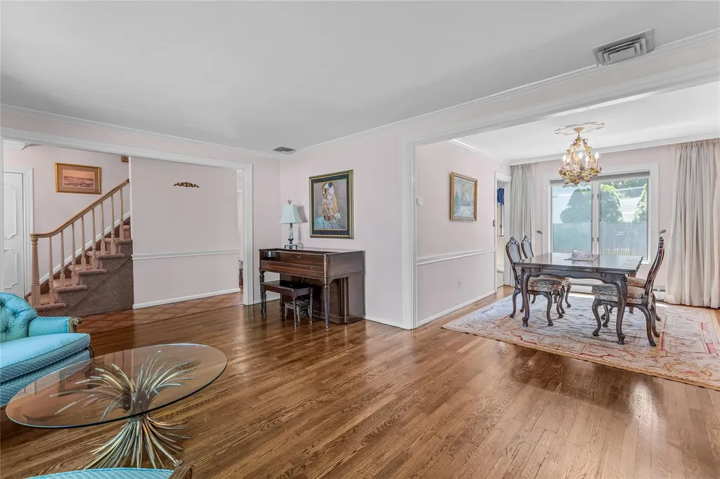 4 Stone Drive Greenlawn NY 11740