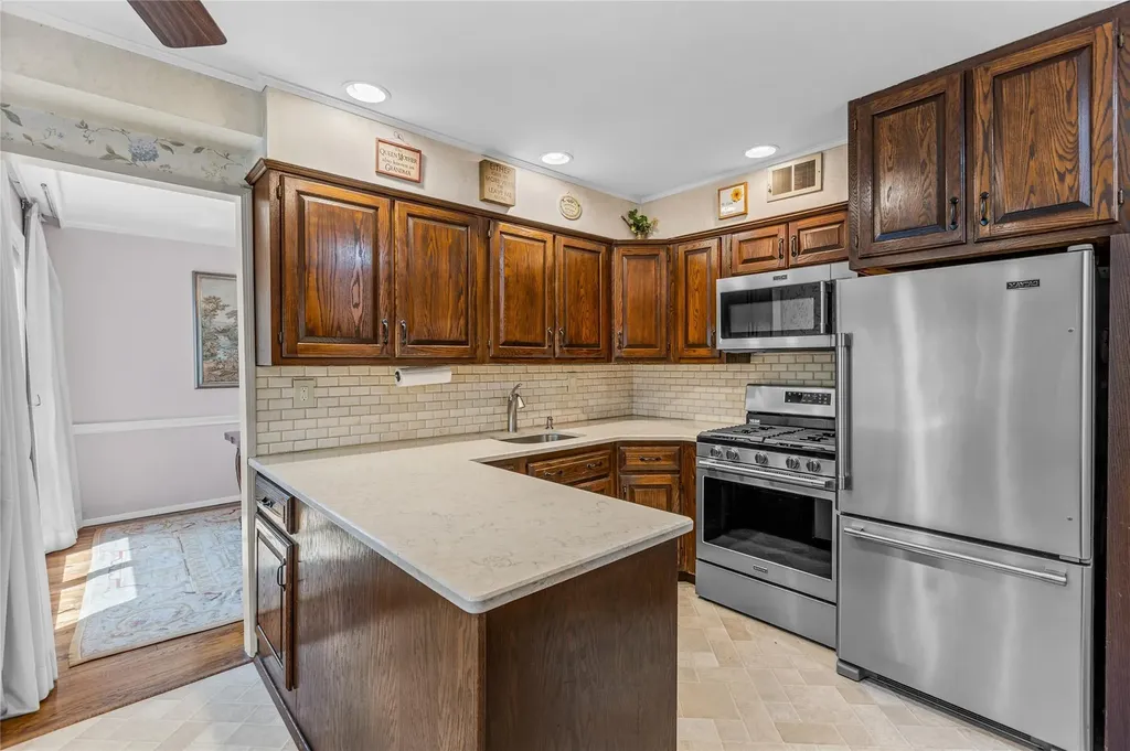 4 Stone Drive Greenlawn NY 11740
