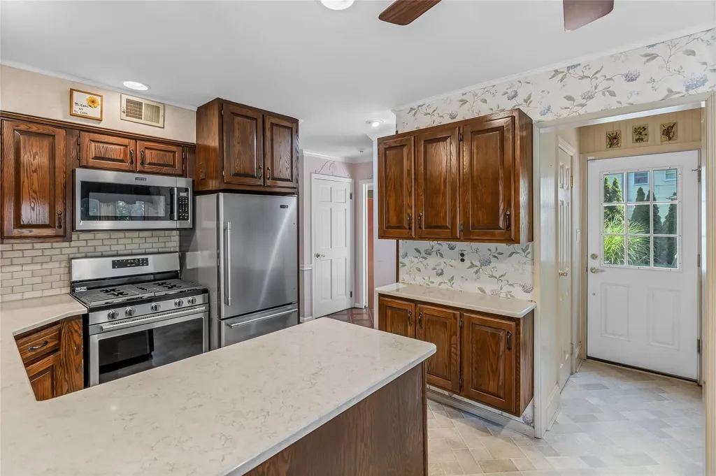 4 Stone Drive Greenlawn NY 11740
