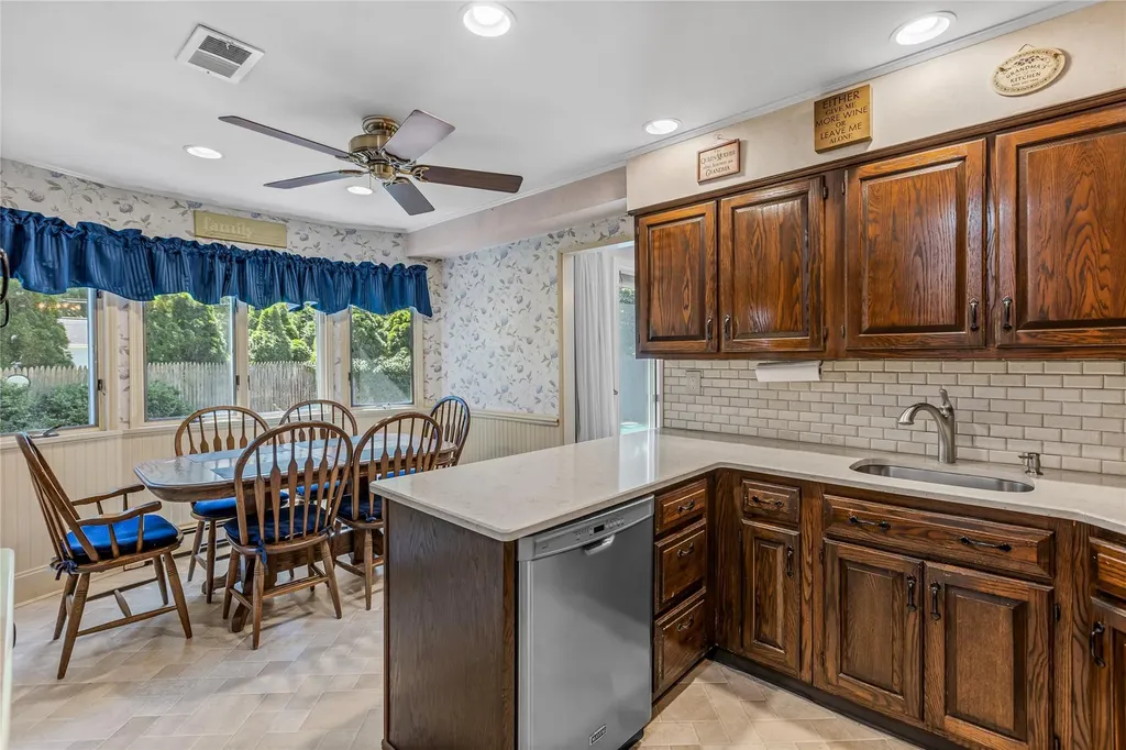 4 Stone Drive Greenlawn NY 11740