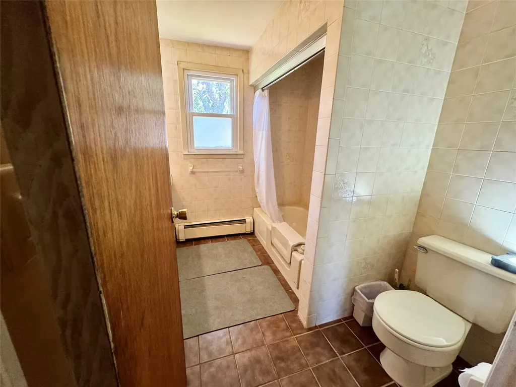 23 Chase Lane Levittown NY 11756