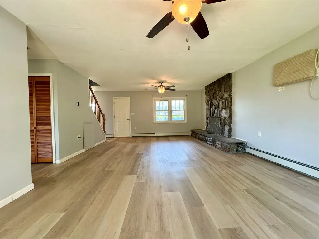 23 Chase Lane Levittown NY 11756