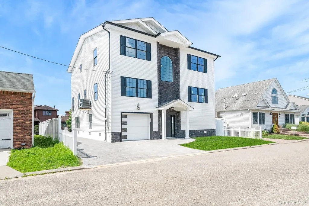 23 Bay Street Bellmore NY 11710