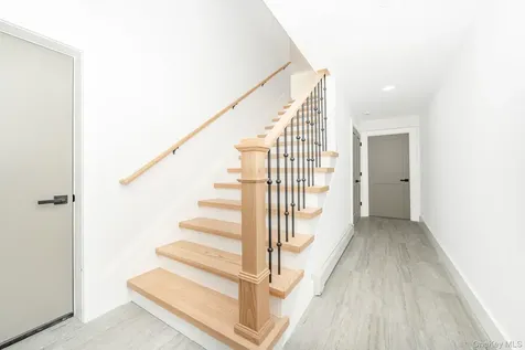 23 Bay Street Bellmore NY 11710