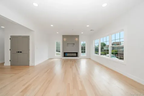 23 Bay Street Bellmore NY 11710