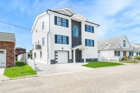 23 Bay Street Bellmore NY 11710