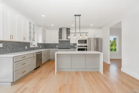 23 Bay Street Bellmore NY 11710